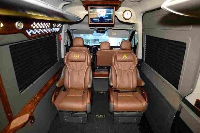 Xe Xe Nhà Nội thất Limousine 9 chỗ