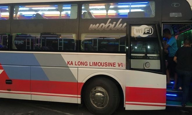 Xe Ka Long Limousine VIP Bên hông xe Giường nằm 44 chỗ VIP
