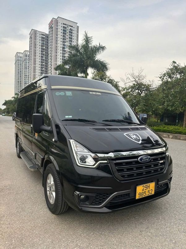 Xe Newstar Travel Mặt trước xe Limousine 9 chỗ