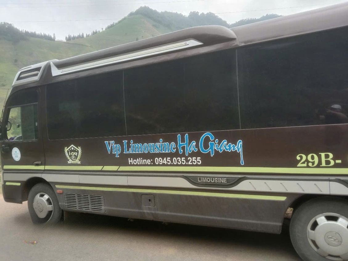 Xe Thanh Bình Travel 68 Bên hông xe Ghế ngồi 20 chỗ
