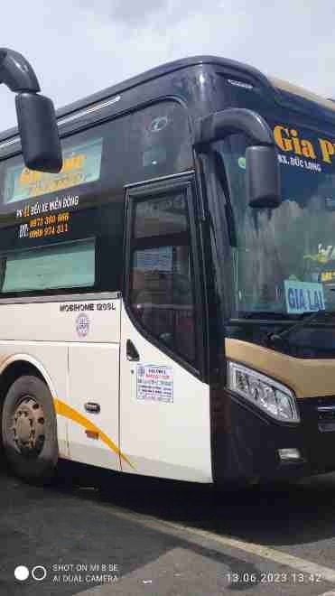 Xe Gia Phú - Gia Lai Mặt trước xe Limousine 22 phòng