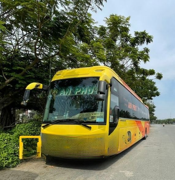 Xe An Phú Buslines Mặt trước xe 