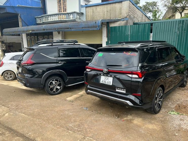 Xe Thực Oanh Mặt sau xe Ghế ngồi 7 chỗ