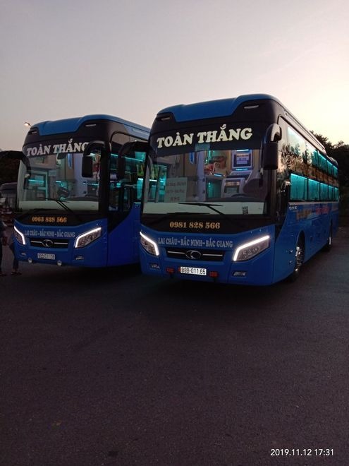 Xe Toàn Thắng Mặt trước xe Giường nằm 41 chỗ 