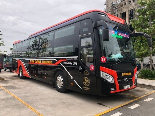 Xe Tiến Oanh Bên hông xe Giường nằm VIP Limousine