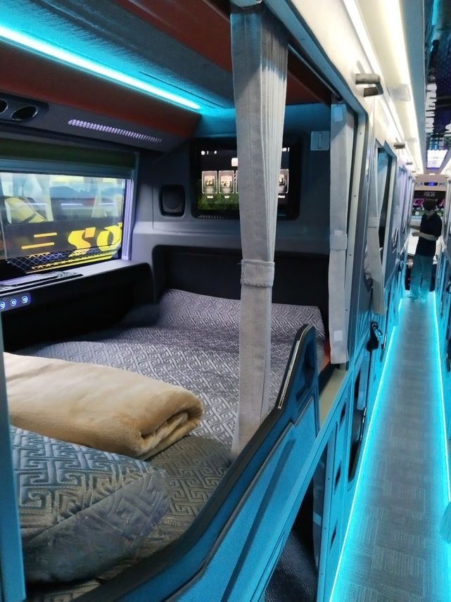 Xe Sơn Mỹ Giường nằm Tiện ích Nội thất Limousine 22 phòng (WC)
