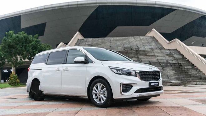 Xe Hanoi Limo Mặt trước xe 