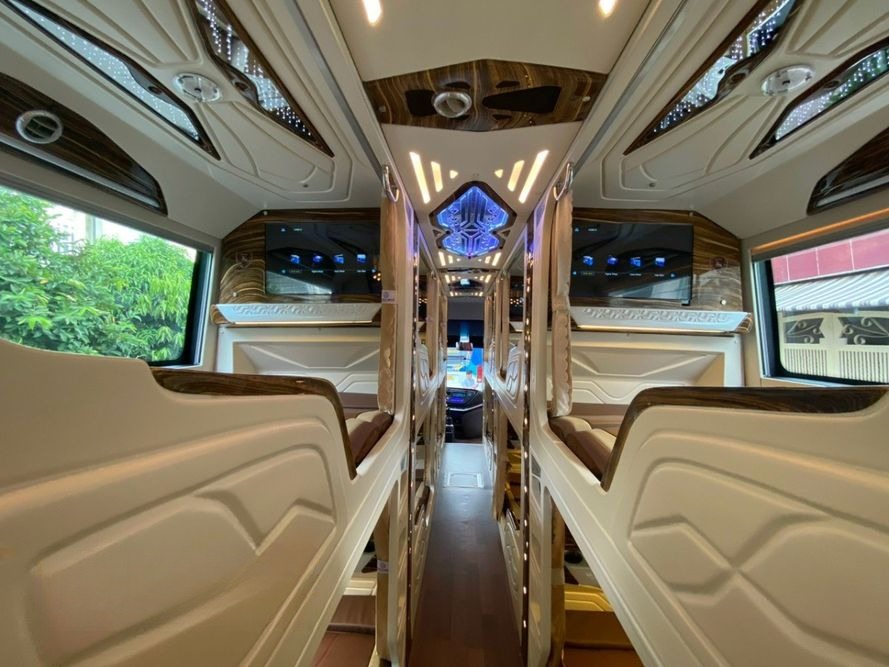 Xe Quốc Hoàng Giường nằm Nội thất Tiện ích Limousine 24 phòng