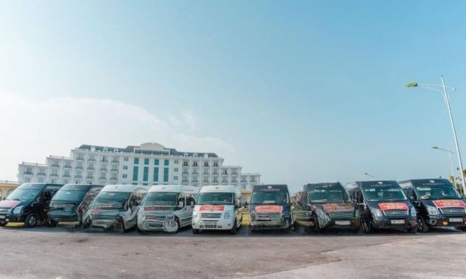 Limousine 9 chỗ VIP Móng Cái Limousine