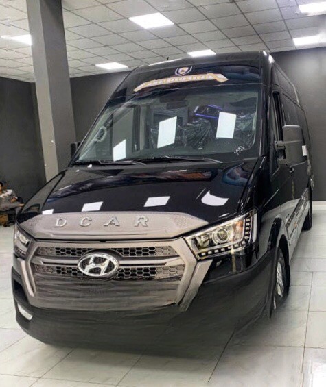 Xe Go365 Mặt trước xe Limousine 12 chỗ