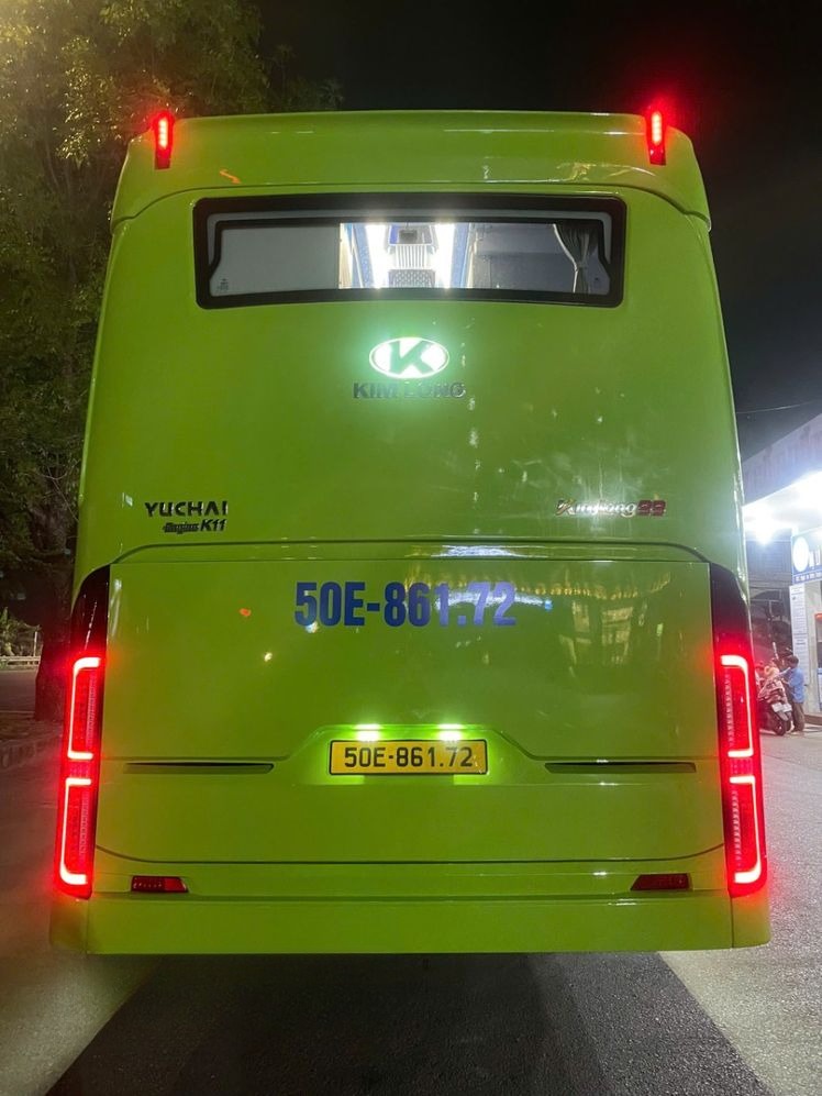 Xe Trung Đức Phát Mặt sau xe Limousine 22 phòng (WC)