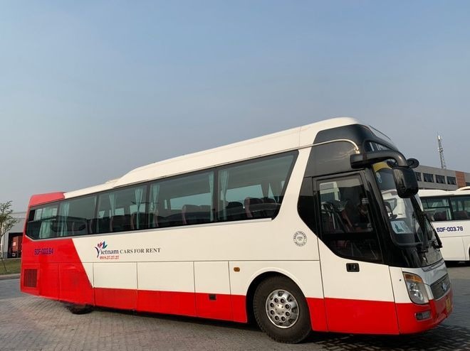 Xe Saco Travel Bên hông xe Ghế ngồi 45 chỗ 