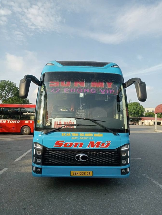 Xe Sơn Mỹ Mặt trước xe Limousine 22 phòng (WC)