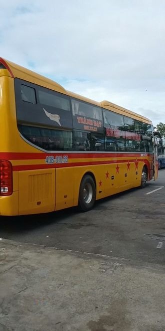 Xe Thành Đạt (Buôn Ma Thuột) Bên hông xe Giường nằm 44 chỗ mới 