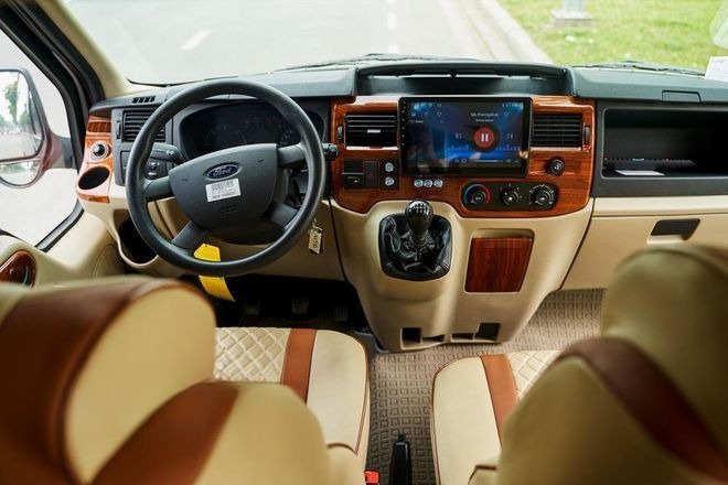 Xe Sóng Việt Nội thất Limousine 9 chỗ