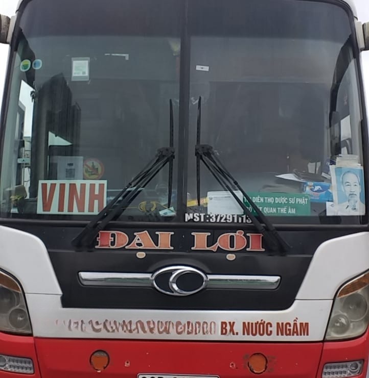 Xe Đại Lợi Mặt trước xe Giường nằm 40 chỗ