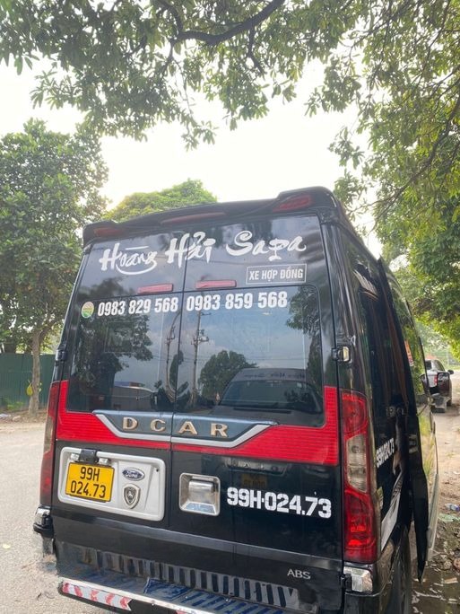 Xe Hoàng Hải Limousine VIP Mặt sau xe Limousine 9 chỗ