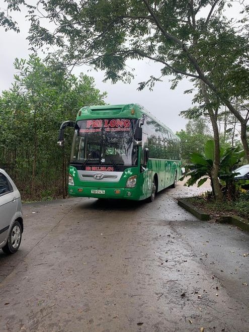 Xe Phi Long Mặt trước xe Bên hông xe Giường nằm 38 chỗ (WC)