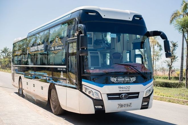 Xe KT Travel Huế Mặt trước xe Bên hông xe Limousine 32 giường (WC)