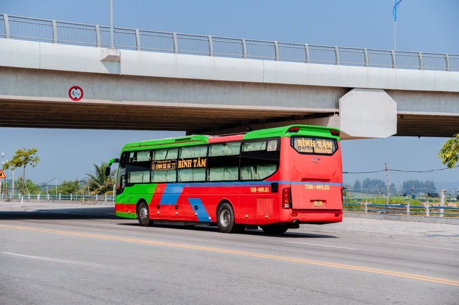 Xe Bình Tâm Mặt sau xe Limousine 38 phòng