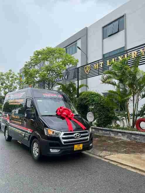 Xe Hoàng Hà (Phú Thọ) Bên hông xe Limousine 12 chỗ