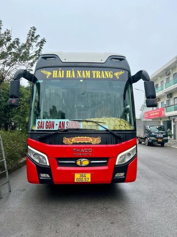 Xe Hải Hà Nam Trang Mặt trước xe Limousine 34 chỗ
