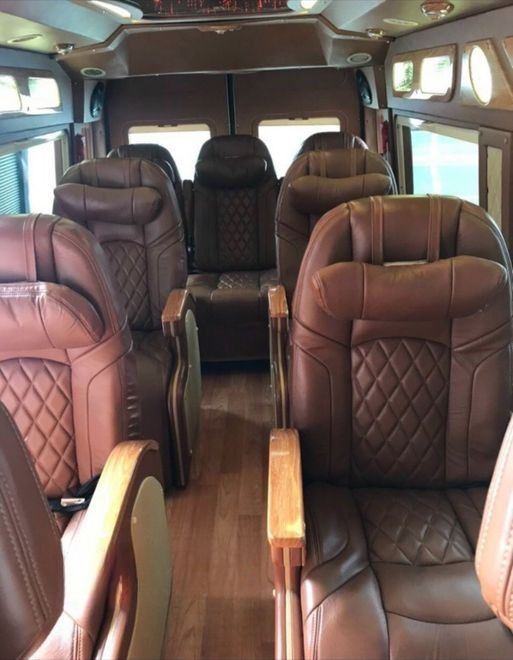 Xe Đà Lạt Tour Nội thất Limousine 9 chỗ