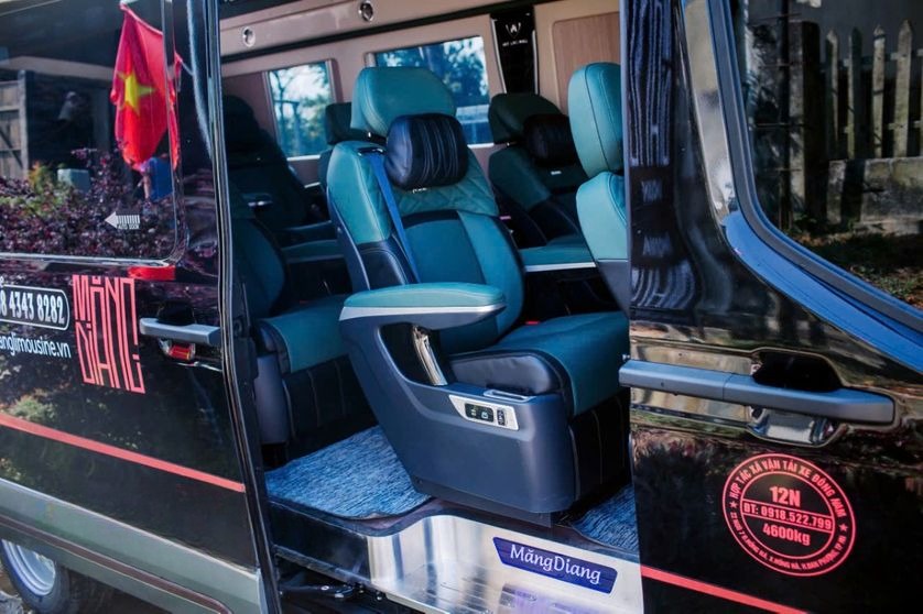 Xe Măng Diang Limousine Bên hông xe Ghế ngồi Limousine 9 chỗ