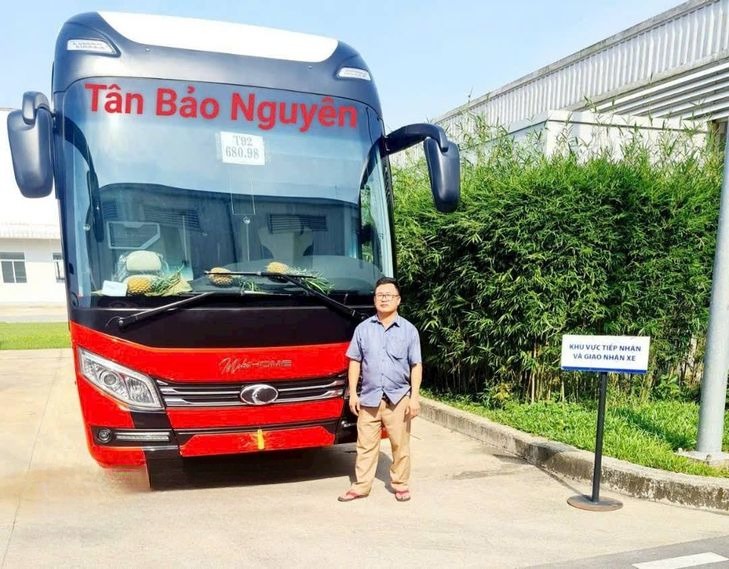 Xe Tân Bảo Nguyên Mặt trước xe Limousine 32 giường