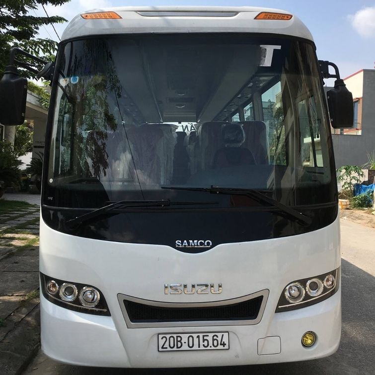 Xe Tuấn Kiệt (Thái Nguyên) Mặt trước xe Ghế ngồi 28 chỗ