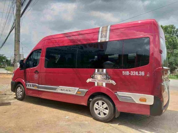 Xe Thủy Hà Linh Bên hông xe Limousine 11 chỗ