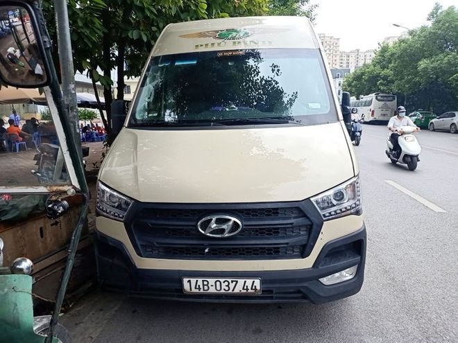 Xe Phú Bình (Quảng Ninh) Mặt trước xe Ghế ngồi 16 chỗ