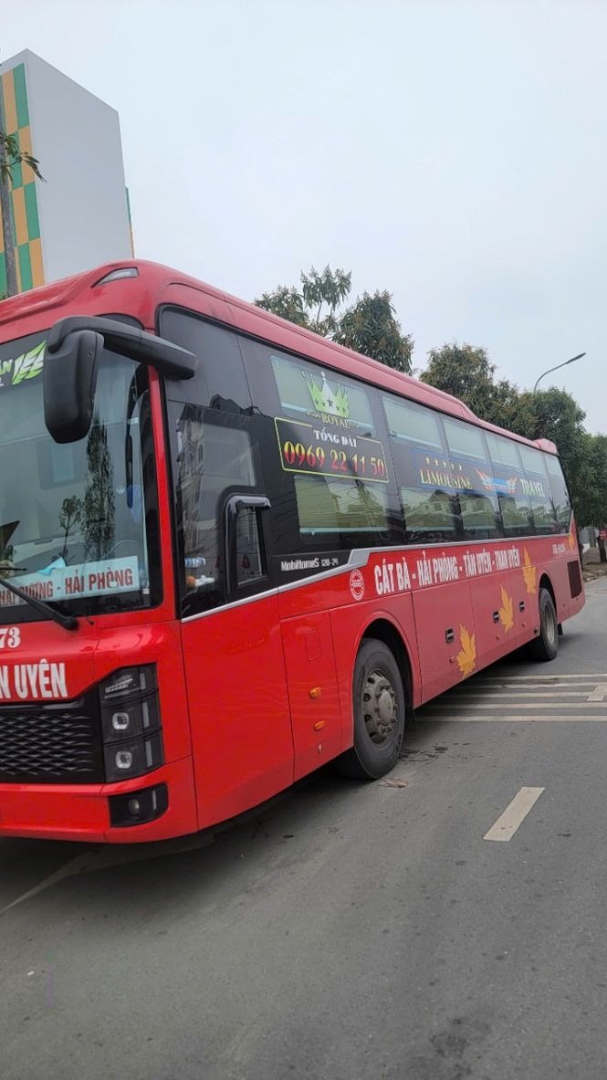 Xe Kết Đoàn Travel (Hải Phòng) Bên hông xe Giường nằm 40 chỗ