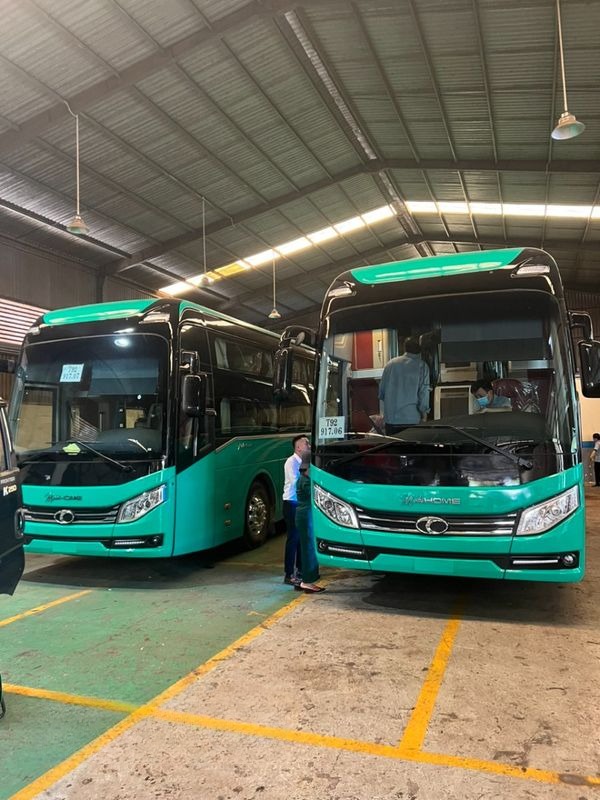 Xe Sáu Bản Mặt trước xe Giường nằm Limousine giường nằm 34 chỗ