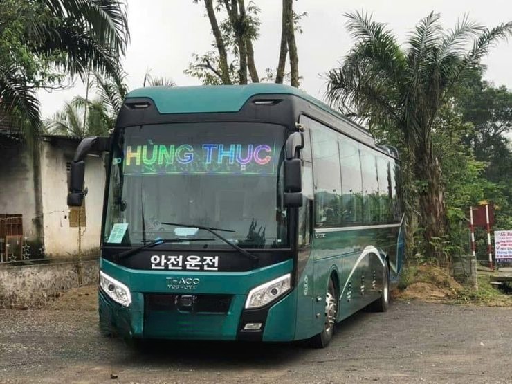 Xe Hùng Thục (Nghệ An) Mặt trước xe Limousine 34 giường