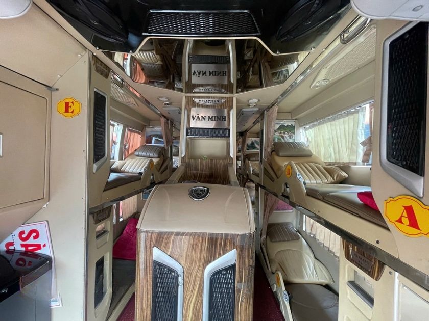 Xe Tuyết Luận Giường nằm Tiện ích Nội thất Limousine 34 chỗ