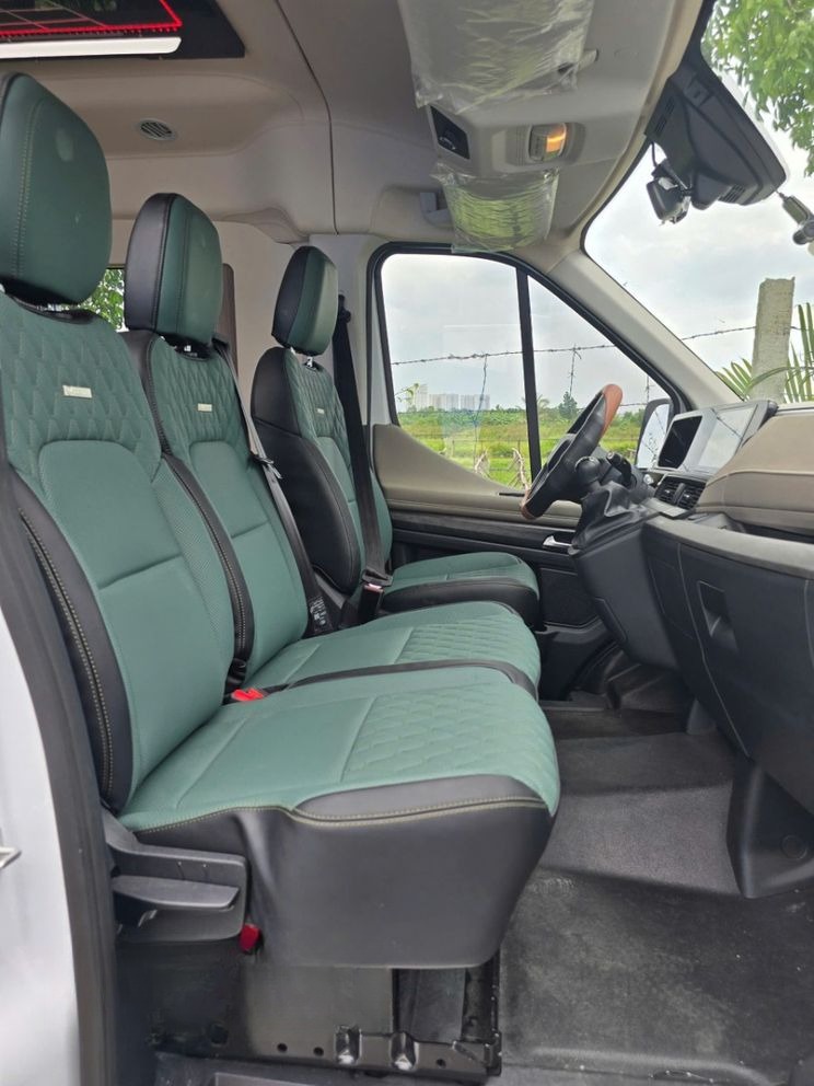 Xe Thanh Binh 7 Car Ghế ngồi Limousine 9 chỗ