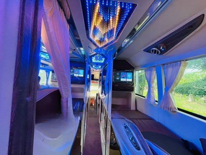 Xe An Phú Buslines Giường nằm Nội thất Limousine 24 Phòng Đơn