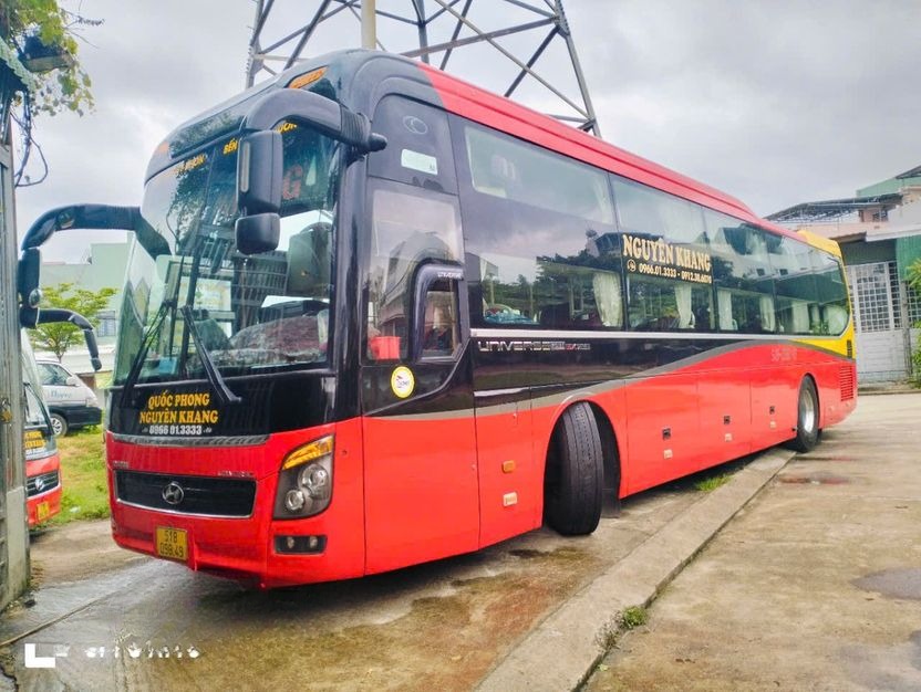 Xe Nguyên Khang Quốc Phong Mặt trước xe Bên hông xe Giường nằm 40 chỗ
