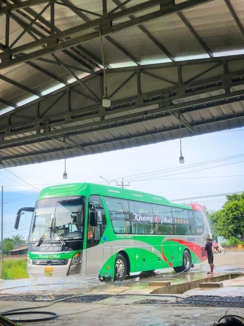 Xe Khang Phát Mặt trước xe Bên hông xe Giường nằm 46 chỗ