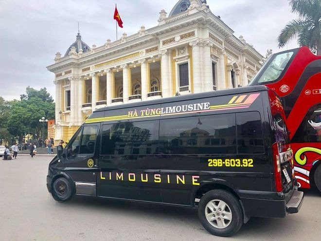 Xe VIP Hà Tùng Bên hông xe Limousine 9 chỗ