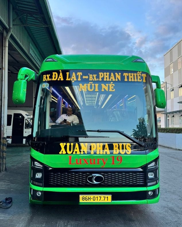Xe Xuân Pha Mặt trước xe Limousine 19