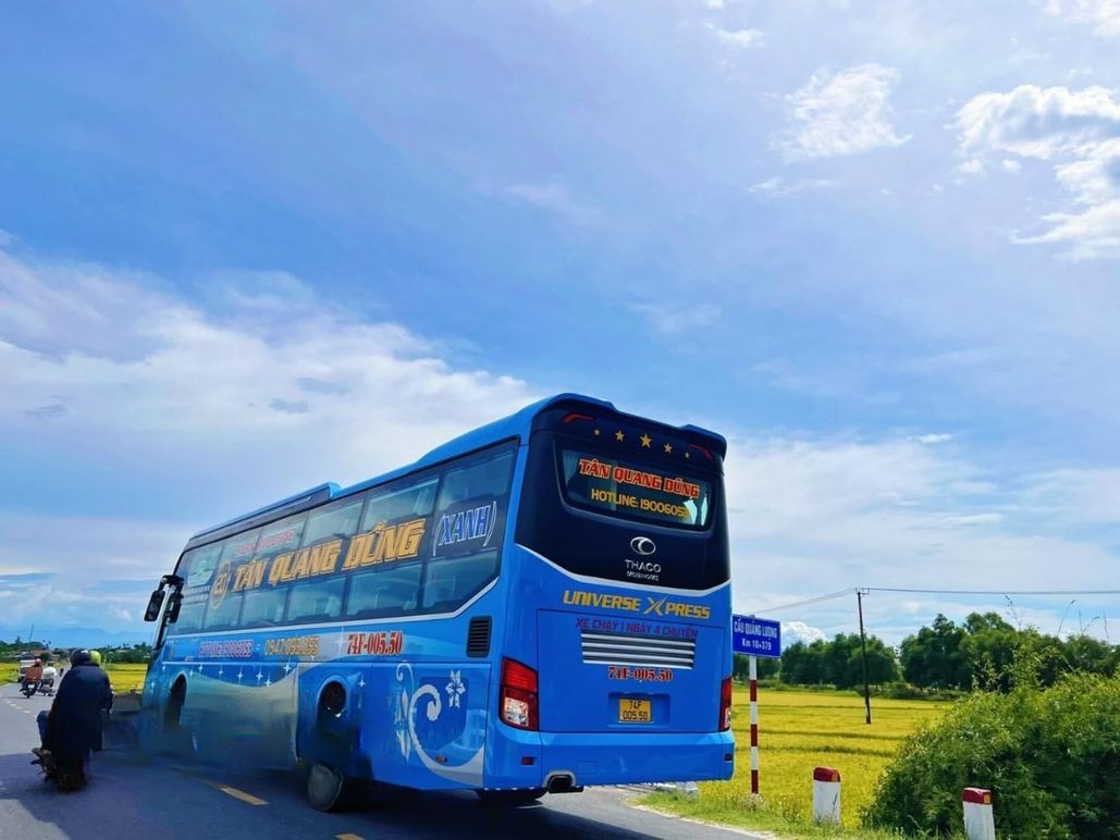 Xe Tân Quang Dũng Mặt sau xe Bên hông xe 
