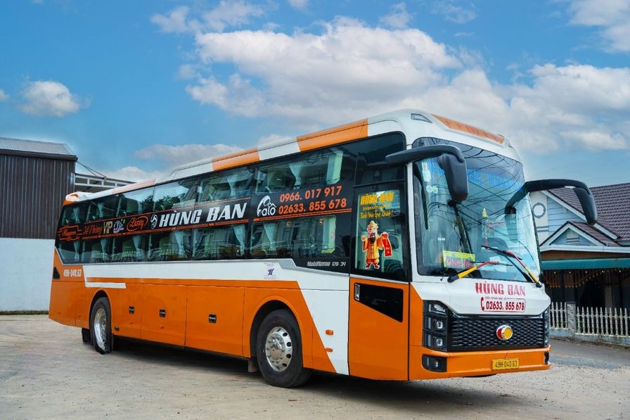 Xe Hùng Ban Mặt trước xe Giường nằm Bên hông xe Limousine 34 chỗ