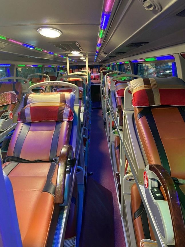 Xe Hot Bus Giường nằm Tiện ích Nội thất Giường nằm 46 chỗ