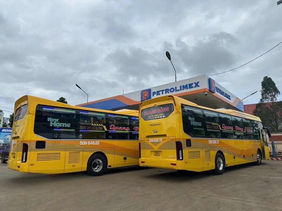 Xe Quang Đông (Đắk Lắk) Mặt sau xe Limousine 24 phòng