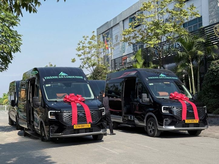 Xe Thành An Limousine Mặt trước xe Xe Limousine 11 chỗ