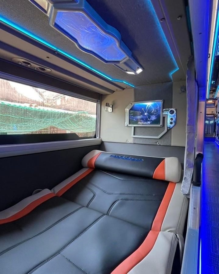 Xe Sapa Group Bus Tiện ích Limousine 24 Cabin VIP