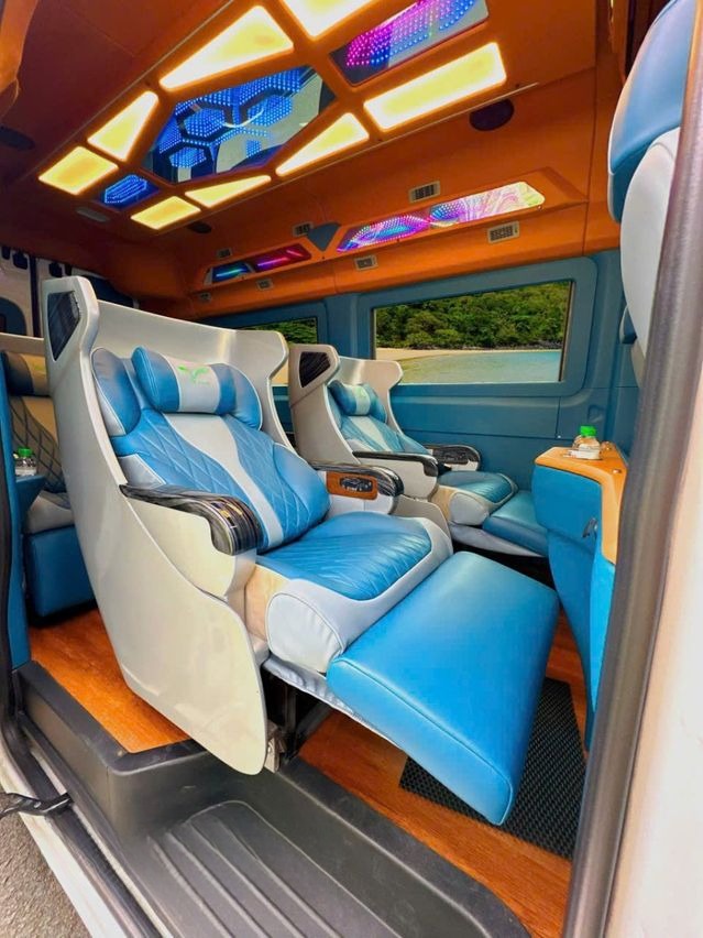 Xe Vie Limousine Ghế ngồi Limousine 9 chỗ
