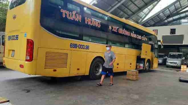 Xe Tuấn Hưng Mặt sau xe Bên hông xe Limousine 20 phòng